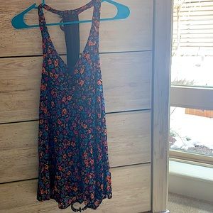 H&M | Floral Mini Dress 🌺